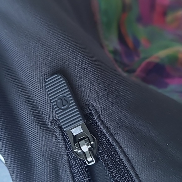 Lululemon  speed  up  shorts  vivid  floral  tone multi - Picture 11 of 16